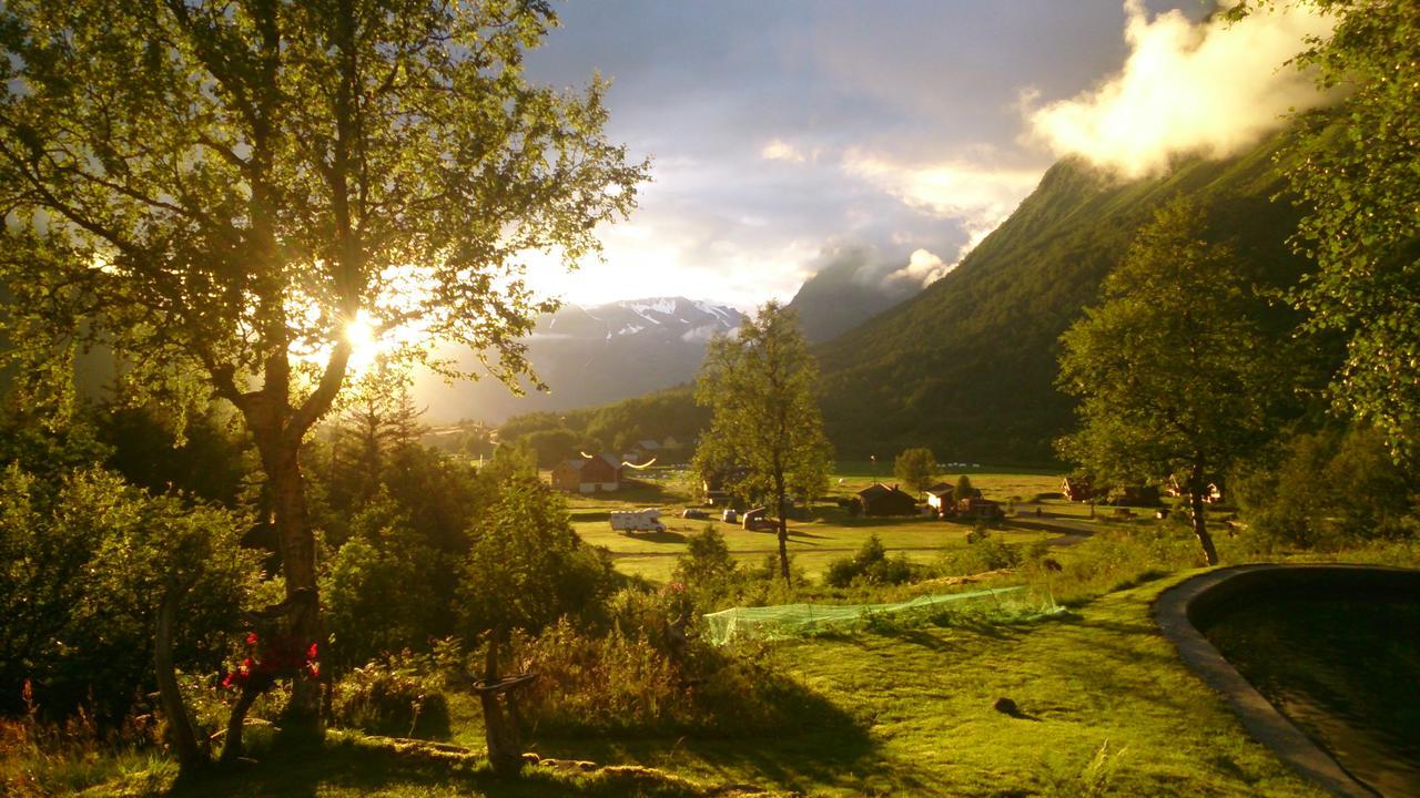 Dalen Gaard Camping Og Hytter Geiranger Esterno foto