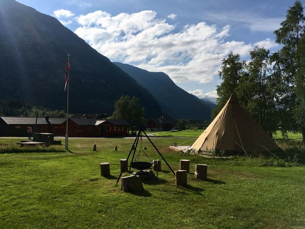 Dalen Gaard Camping Og Hytter Geiranger Esterno foto