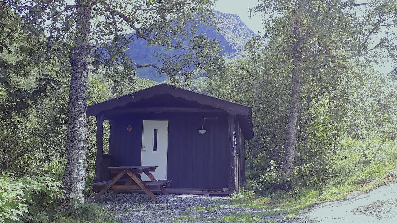 Dalen Gaard Camping Og Hytter Geiranger Esterno foto