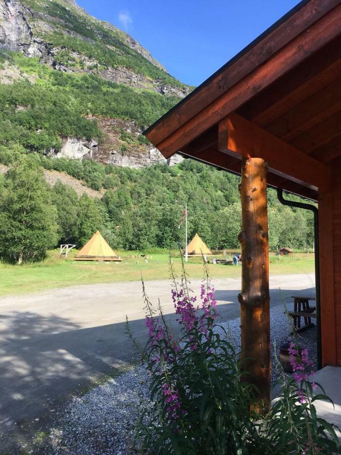 Dalen Gaard Camping Og Hytter Geiranger Esterno foto
